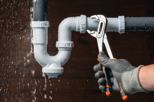 Professional Emergency Plumber technician working in Melcroft, PA